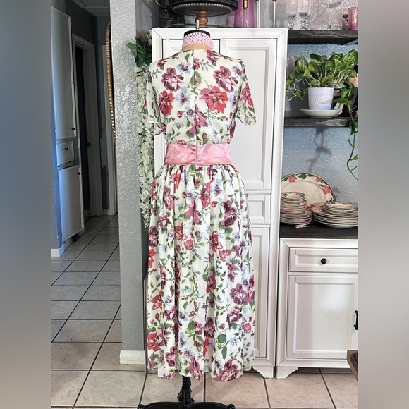 Vintage Housewife Handmade 1950's Inspired Floral Dress Modest Summer Spring - Picture 7 of 8